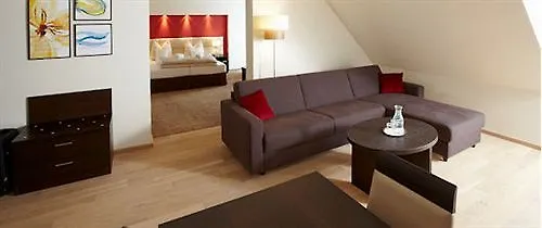 호텔 Golfhotel Schloss Reichmannsdorf 4*