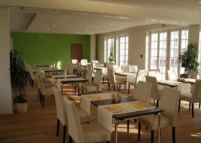 호텔 Golfhotel Schloss Reichmannsdorf 4*