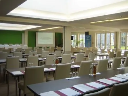 호텔 Golfhotel Schloss Reichmannsdorf 4*